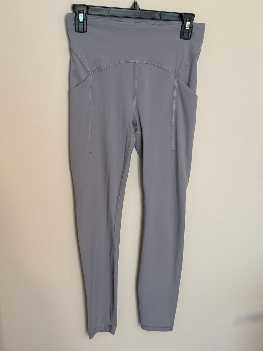 332. Lululemon Power Thru High Rise Tight 23" Rhino Grey Women’s Size 6
